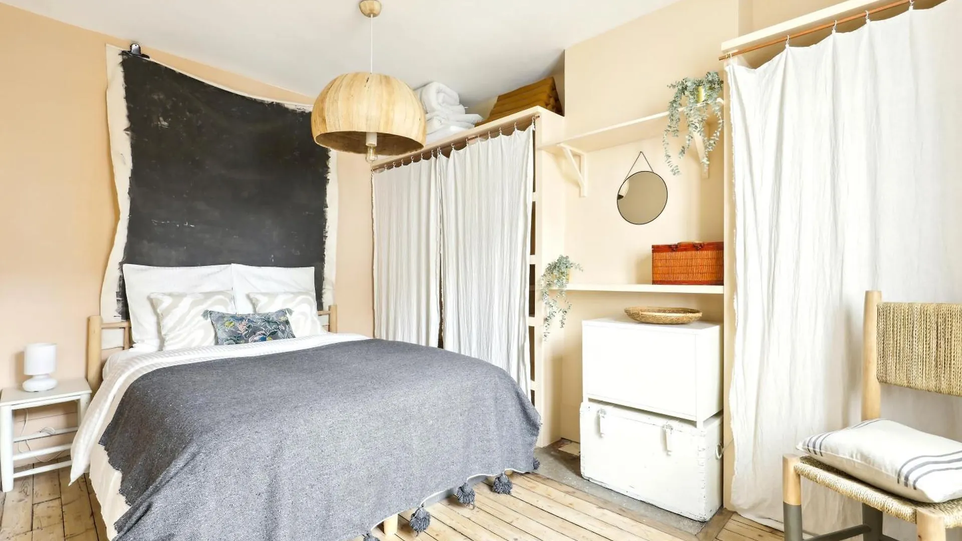 Ermitage . Glamourous Apartment Near Pere Lachaise Paris